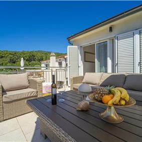 6 Bedroom Beachfront Villa with Heated Pool near Vela Luka on Korcula Island, Sleep 12